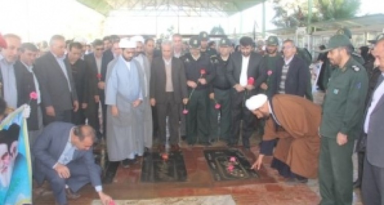 	میهمانی لاله ها در گلزار شهدا/ قبور مطهر شهدای سرپلذهاب عطر افشانی شد 