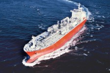 اولین کشتی‌های نفتکش اروپایی وارد ایران شدند