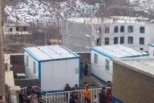 	تحصیل کانکسی پاشنه آشیل آموزش در غرب کشور/ کلاس هایی که در حیاط مدرسه برپا می شوند 