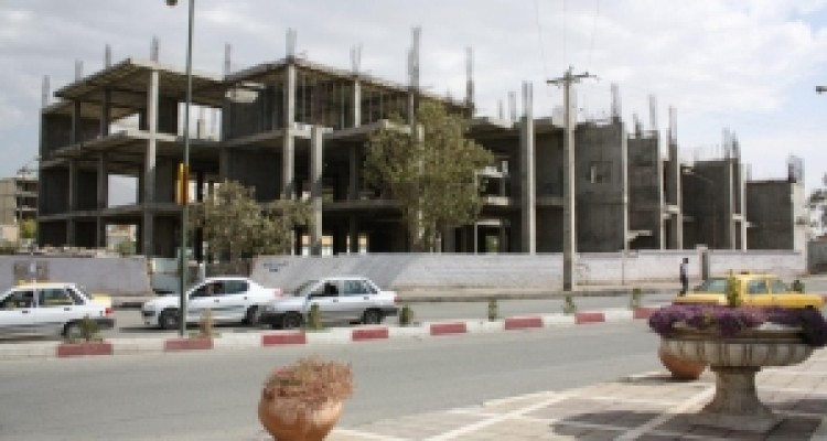 	انتظار 8 ساله کتاب ها برای خانه دار شدن در کرمانشاه/ داستان مظلومیت های یک سازه فرهنگی 