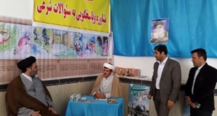 	بازدید امام جمعه اسلام آباد غرب از برنامه های طرح آرامش بهاری در شهرستان 