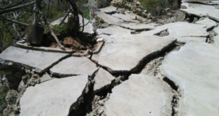 	رانش زمین در باینگان به منازل مسکونی خسارت زد/ حادثه تلفات جانی نداشت + تصاویر 