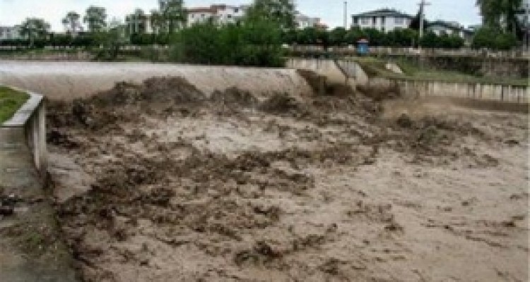 	سیلاب‌های اخیربیش از۴میلیاردریال به راه‌های شهرستان پاوه خسارت زد 