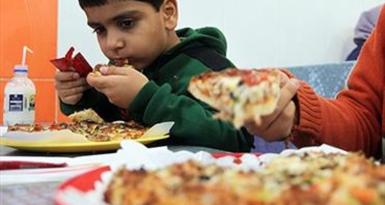 عوارض شیمیایی مصرف زیاد فست فود 