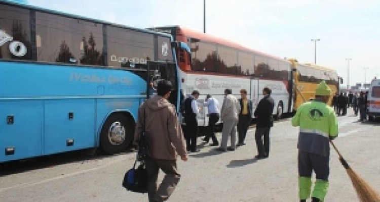 	سختی انتظار در پایانه کرمانشاه/ دلال‌ها مشغول کارند 