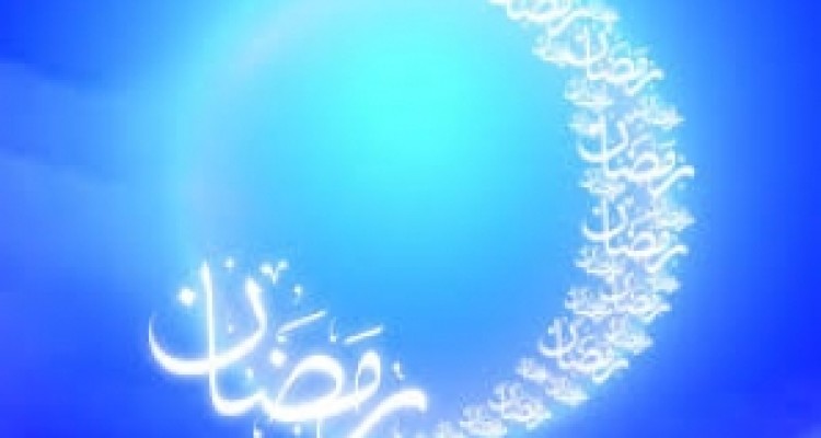 	پیچیدن ندای روح نواز "الله اکبر" در مساجد شهر/ از برگزاری مراسم مولودی خوانی تا پخت "بژی" در منازل 