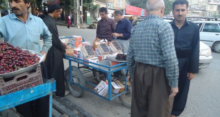 	برپایی مراسم خوش آمدگویی به رمضان در مساجد/ از شب زنده داری در فضای سبز تا رونق بازار 