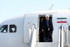 	روحانی وارد کرمانشاه شد/ آغاز بیست و نهمین سفر استانی دولت یازدهم 