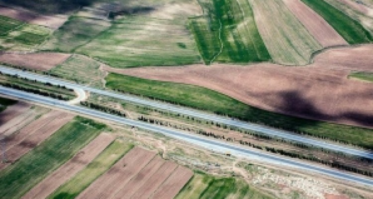 	کرمانشاه در بن بست زمینی و هوایی وزارت راه و شهرسازی/ 10 محور شریانی غرب کشور در کرمانشاه بی نصیب از تدبیر 