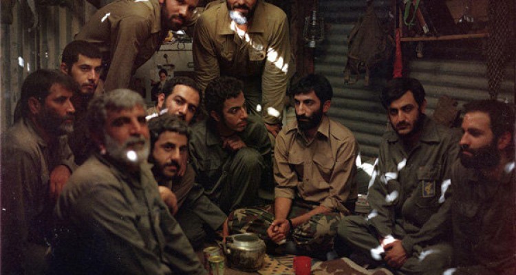  نظر رهبر معظم انقلاب اسلامی درباره فیلم ایستاده در غبار