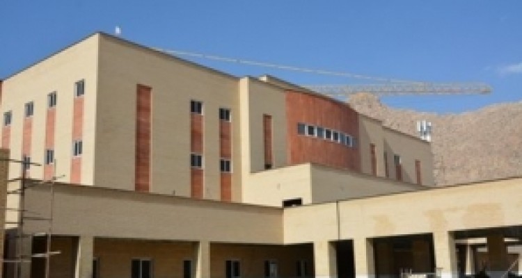 	احداث بیمارستان خواسته مردم دالاهو/ ۵۰ روستا آبرسانی سیار می شوند 