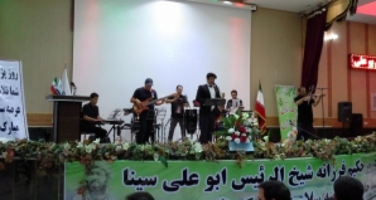 	مراسم گرامیداشت روز پزشک در تالار گل نرگس برگزار شد 