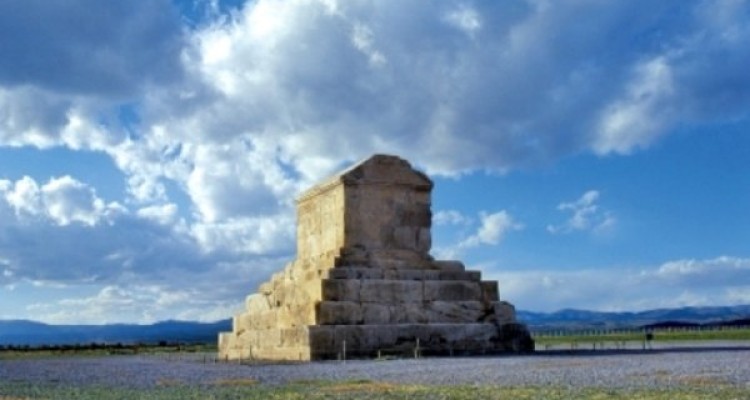  کاخ‌های هخامنشی پاسارگاد مسقف می شوند