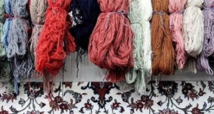 	گسترش قالی بافی کمک به تولید داخلی و رونق بازار فرش است / لزوم حمایت از تولیدکنندگان داخلی 