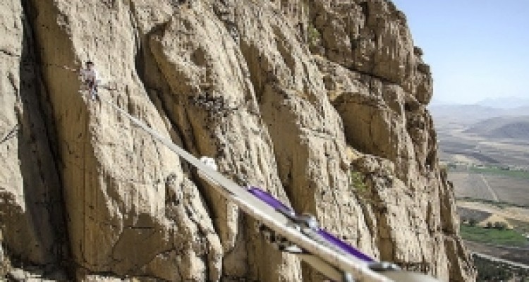 سنگ اعتبار پیش پای سنگ نوردان/ لغوجشنواره جهانی سنگ نوردی«بیستون»