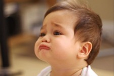  چند اشتباه رایج راجع به گریه نوزاد! 