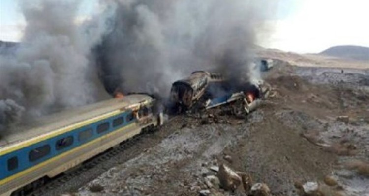 بررسی لایحه برنامه ششم، عامل عقب افتادن استیضاح وزیر راه/ امکانات راه آهن واقعا فرسوده است