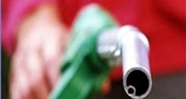 بنزین و حامل‌های انرژی در سال ٩٦ گران نمی‌شود