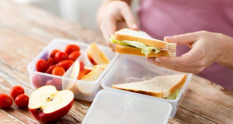  ۱۴ عادت غذایی که شما را تمام روز سرحال نگه می‌دارد 