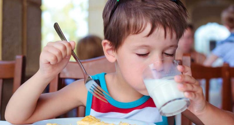  مواد غذایی کلسیم دار که برای کودکان مفید اند! 