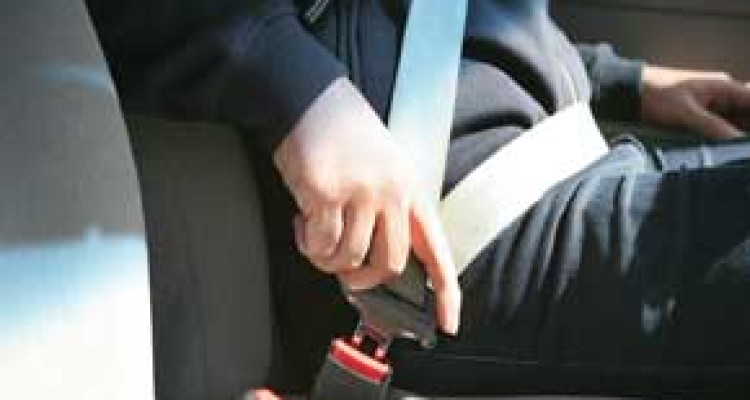 بستن کمربند ایمنی سالانه موجب پیشگیری از ۳۵۰۰ مرگ شده است