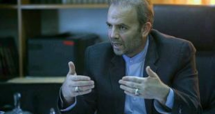 پرهیز مداحان از سبک و ریتم آهنگ‌های مبتذل غربی در عزاداری‌ها