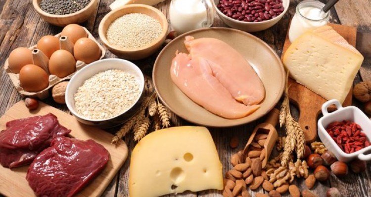  با چه خوراکی‌هایی به جنگ پیری برویم؟