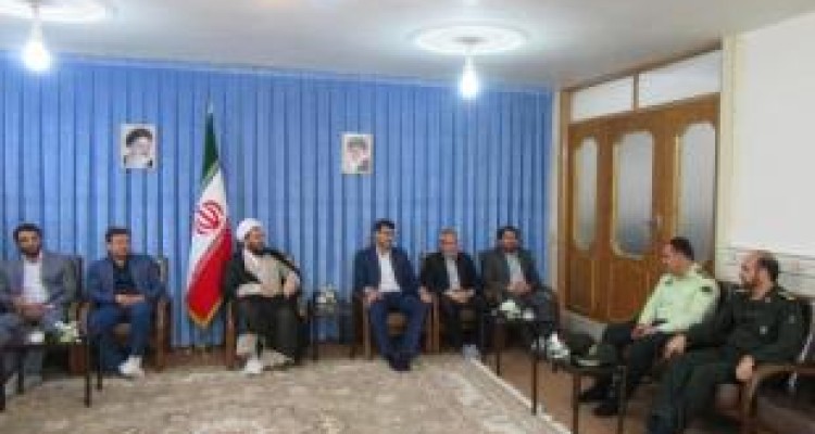 دیدار اعضای شورای تأمین سنقروکلیایی با امام جمعه شهرستان + تصاویر 