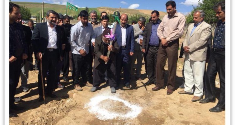 مسجد امام حسین (ع) در روستای چراغ آباد بخش دینور کلنگ زنی شد