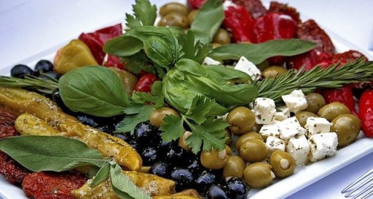 رژیم غذایی موجب کاهش ریسک کم شدن شنوایی در زنان می شود