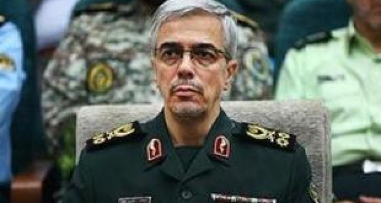 نیروهای مسلح ما در توسعه قدرت دفاعی منتظر مجوز یا لبخند هیچ قدرتی نیستند