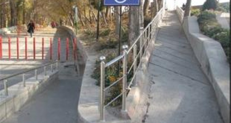 بهبود ۵۳ درصدی فضاهای شهر کرمانشاه برای معلولان