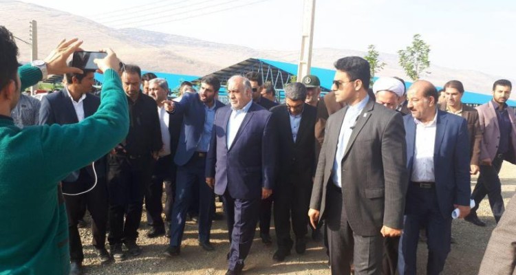 استاندار کرمانشاه از طرح ها و پروژه های عمرانی بخش دینور شهرستان صحنه بازدید کرد