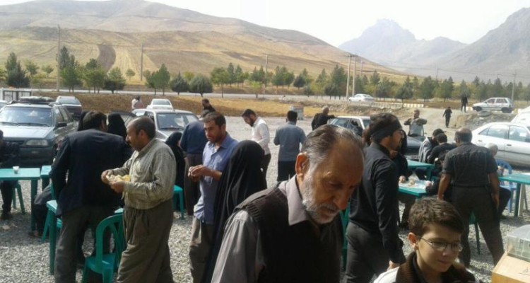 پذیرایی موکب علی بن ابیطالب شهرستان صحنه به زائران اربعین حسینی