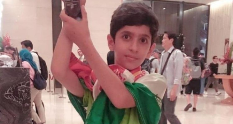 محمدرضا مرادی از صحنه قهرمان سطح B هیجدهمین مسابقات pama 2018  محاسبات ذهنی جهان شد