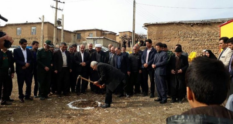 مراسم کلنگ زنی مدرسه دو کلاسه بخش دینور انجام شد + عکس