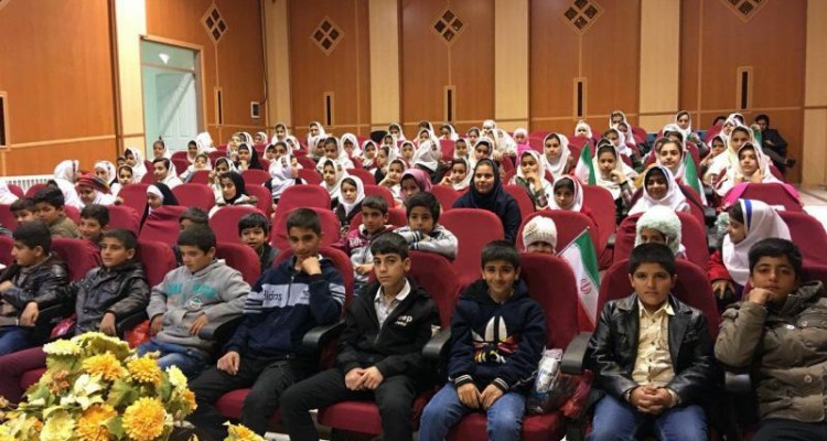 جشن چهل سالگی انقلاب درر کانون پرورش فکری مرکز شماره ۲ صحنه برگزار شد
