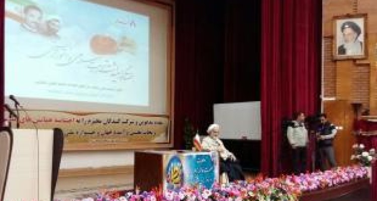 قرآن کریم بهترین منبع تربیتی است /ضرورت برگزاری برنامه‌های قرآنی 