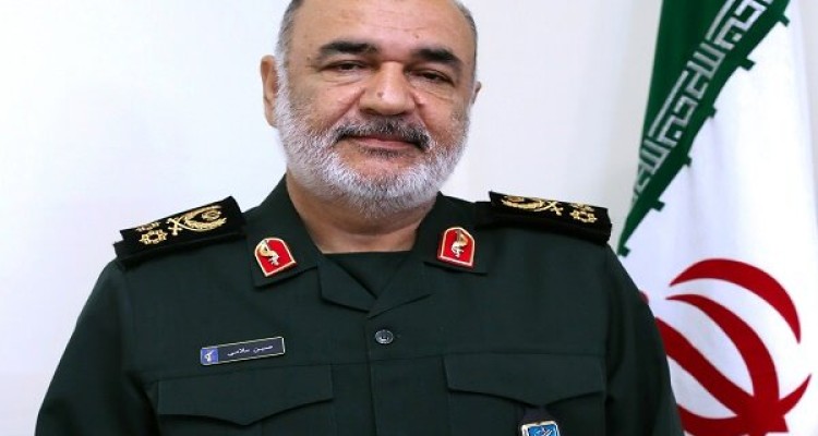 دشمنان را تا قبرستان تاریخ بدرقه می‌کنیم
