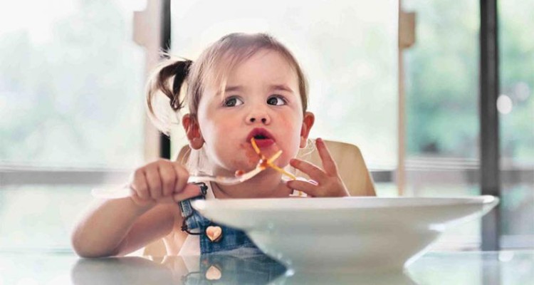 راهنمای تغذیه کودکان در اولین دهه زندگی