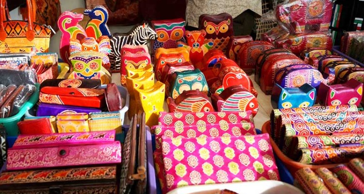 بازارچه دائمی صنایع دستی صحنه تیر ماه سال جاری عملیاتی می گردد