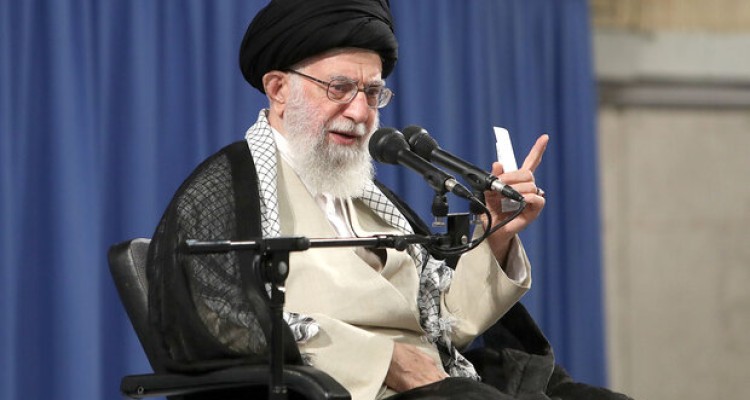 پیشنهاد مذاکره، فریب آمریکا برای خلع سلاح و عوامل اقتدار ملت است