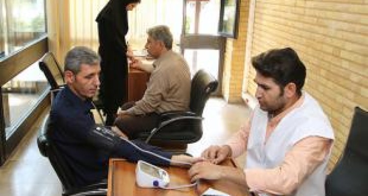 سنجش فشار خون بیش از ۸۶۷ هزار نفر در کرمانشاه / پوشش ۸۷ درصدی جمعیت هدف 