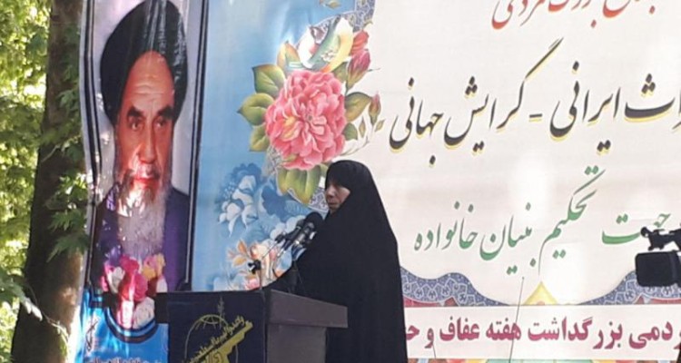 مسئله حجاب به تمام مردان و زنان جامعه مربوط است