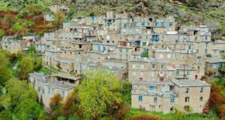 غربت معماری بومی در «اورامانات»/ روستاهایی که ساز شهری می‌زنند! 