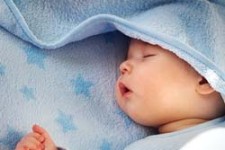 دلایل استفراغ نوزاد و راه‌های کاهش آن