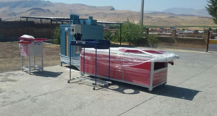 دو دستگاه صنعتی کوچک جهت اشتغال زایی گروهی در صحنه خریداری شد 