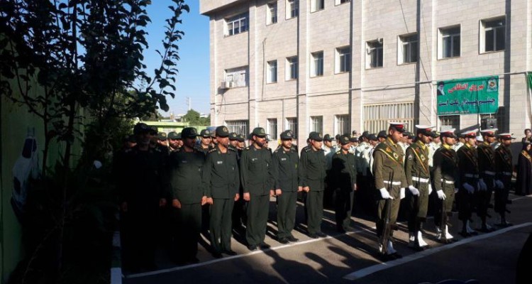 صبحگاه مشترک نیروهای نظامی و انتظامی در شهرستان صحنه برگزار شد