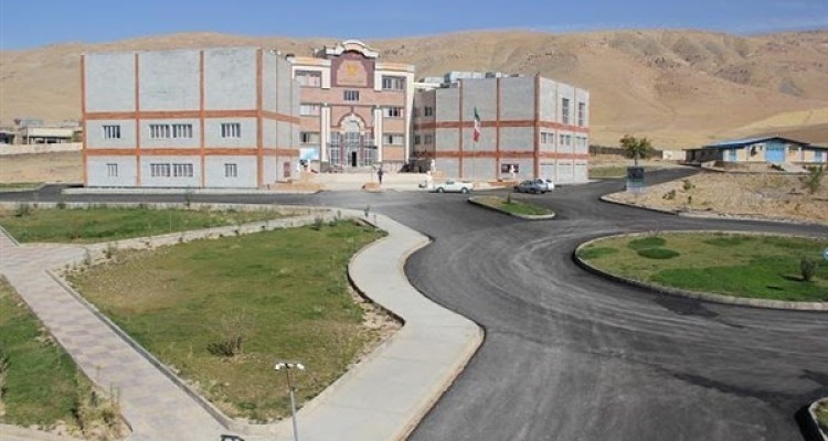  موکب دانشگاه آزاد صحنه در سه نوبت صبح، ظهر و عصر از زائرین پذیرایی می کند