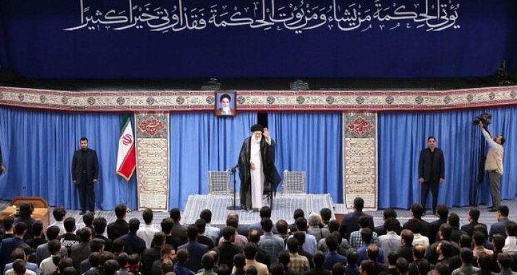 جمعی از نخبگان و استعدادهای برتر علمی با رهبر انقلاب دیدار کردند